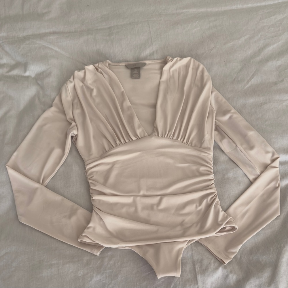 H&M Cream Fitted Ruched Bodysuit